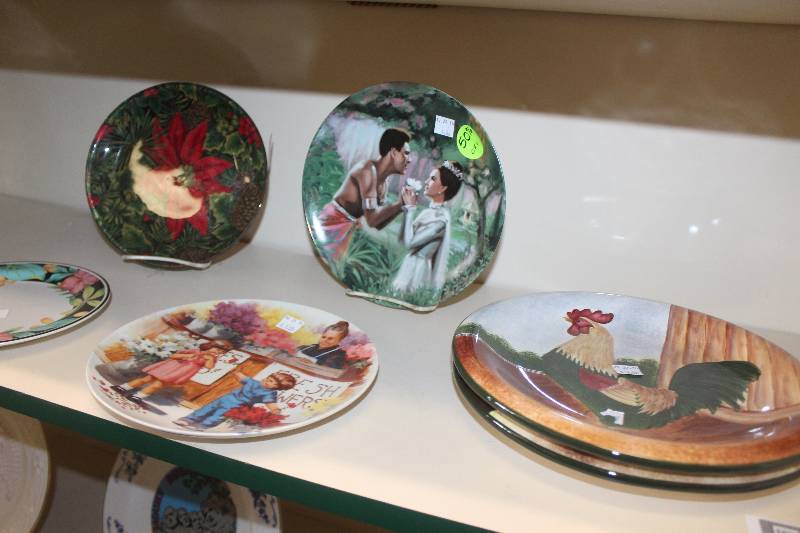 lot 143 image: Shelf Lot of Ceramics
