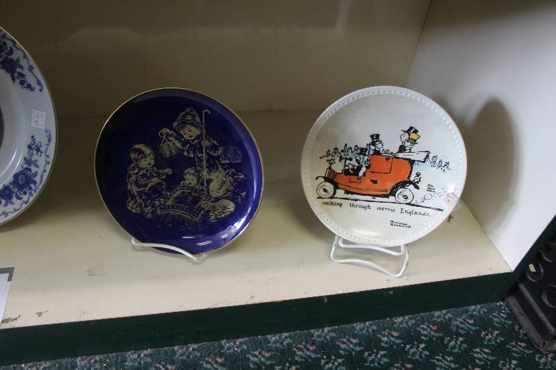 lot 144 image: Shelf Lot of Ceramics