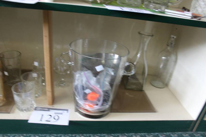 lot 129 image: Shelf Lot of Glassware