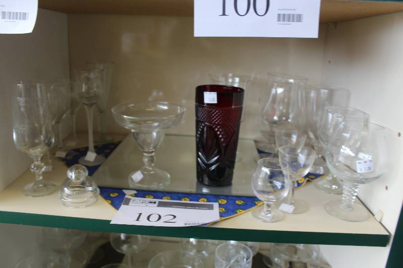 lot 102 image: Shelf Lot of Glassware