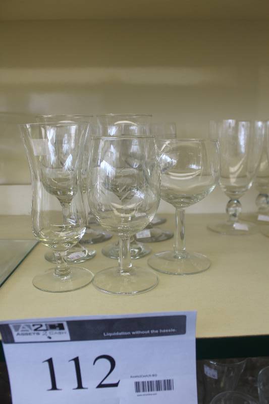 lot 112 image: Shelf Lot of Glassware