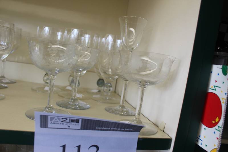 lot 113 image: Shelf Lot of Glassware