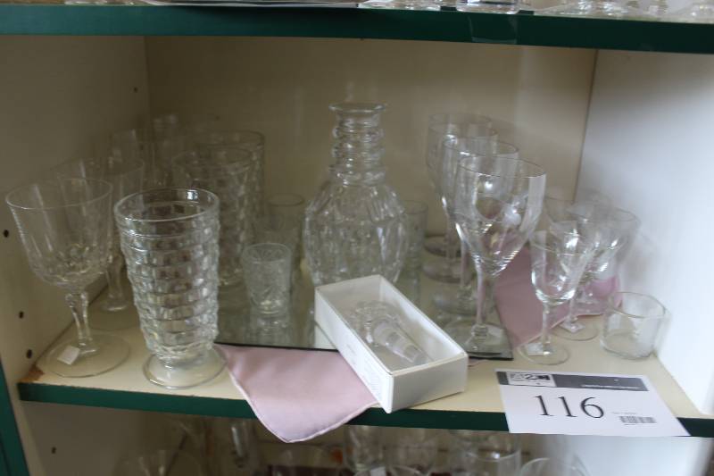 lot 116 image: Shelf Lot of Glassware