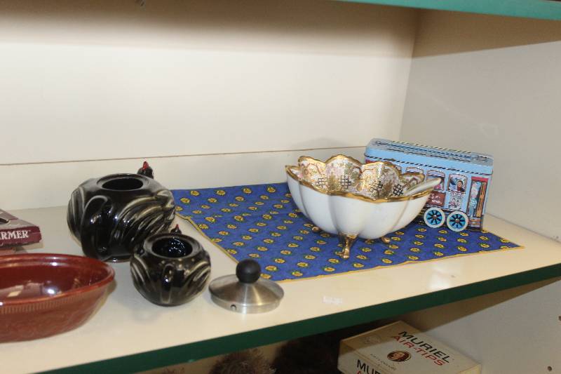 lot 83 image: Shelf Lot of Ceramics