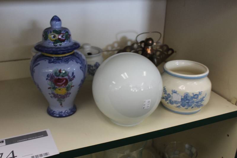 lot 74 image: Shelf Lot of Ceramics, Glassware
