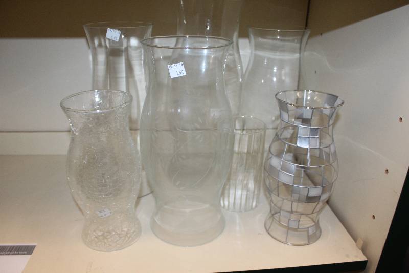 lot 75 image: Shelf Lot of Miscellaneous Glassware