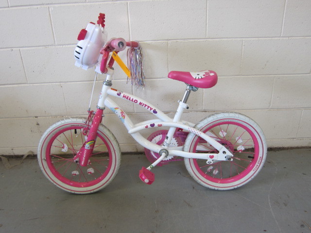 lot 3 image: Hello Kitty Bike