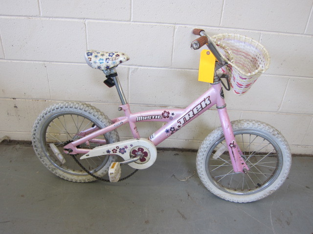lot 4 image: Kids Bike