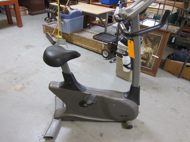 lot 11 image: Stationery Bike