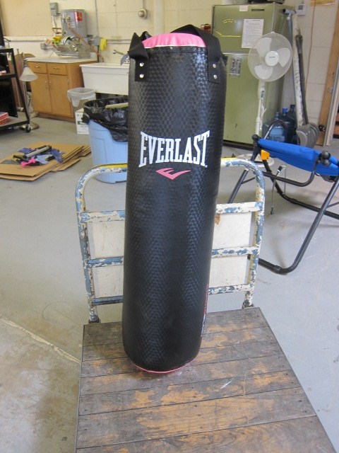 lot 18 image: Heavy Bag