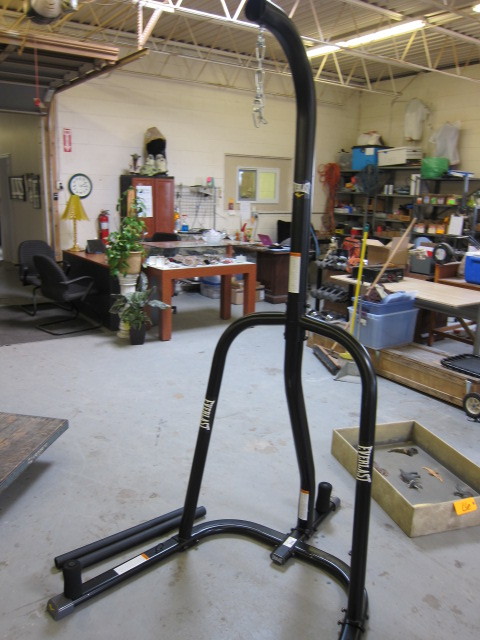 lot 19 image: Heavy Bag Stand