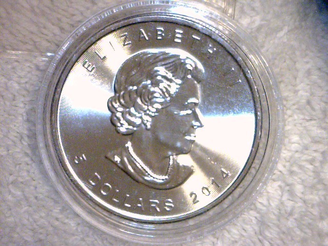 lot 28 image: 2014 P BU Canada 5 Dollar Silver Coin