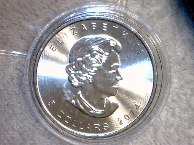 lot 32 image: 2014 P BU Canada 5 Dollar Silver Coin