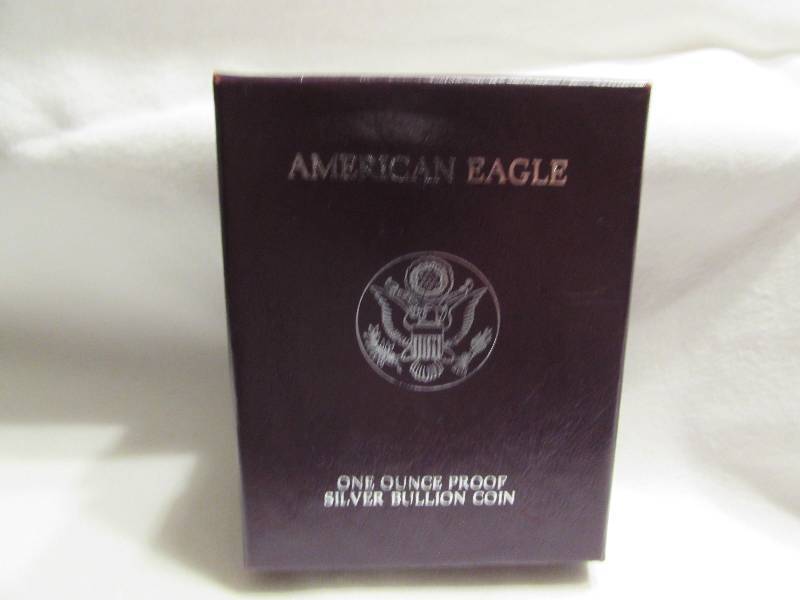 lot 53 image: 1987 American Eagle one ounce Silver Coin in box
