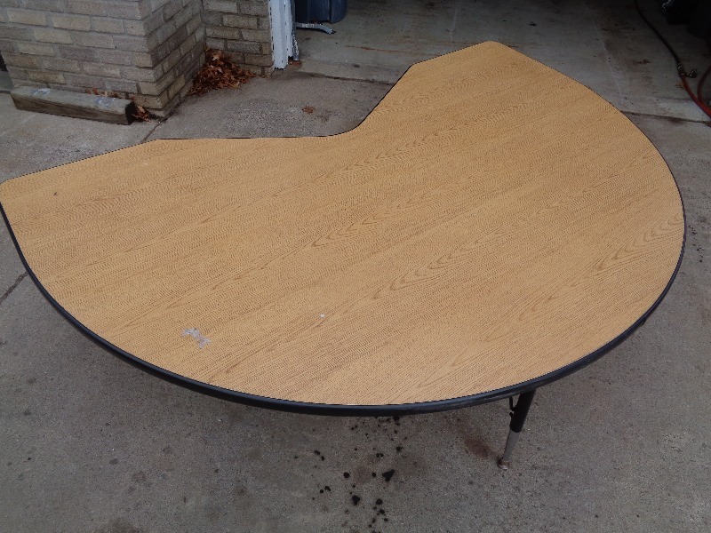 lot 10 image: School  Daycare Table