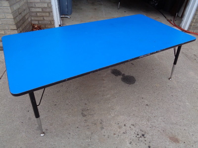 lot 12 image: School  Daycare Table