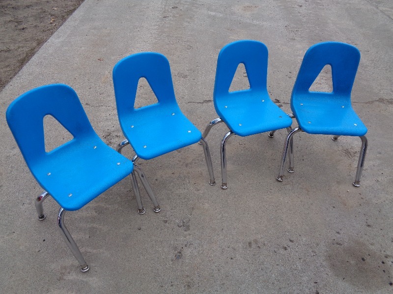 lot 23 image: 4 School  Daycare Chairs