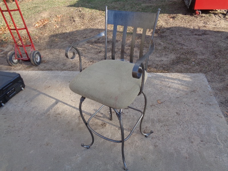 lot 50 image: High Top Swivel Bar Stool