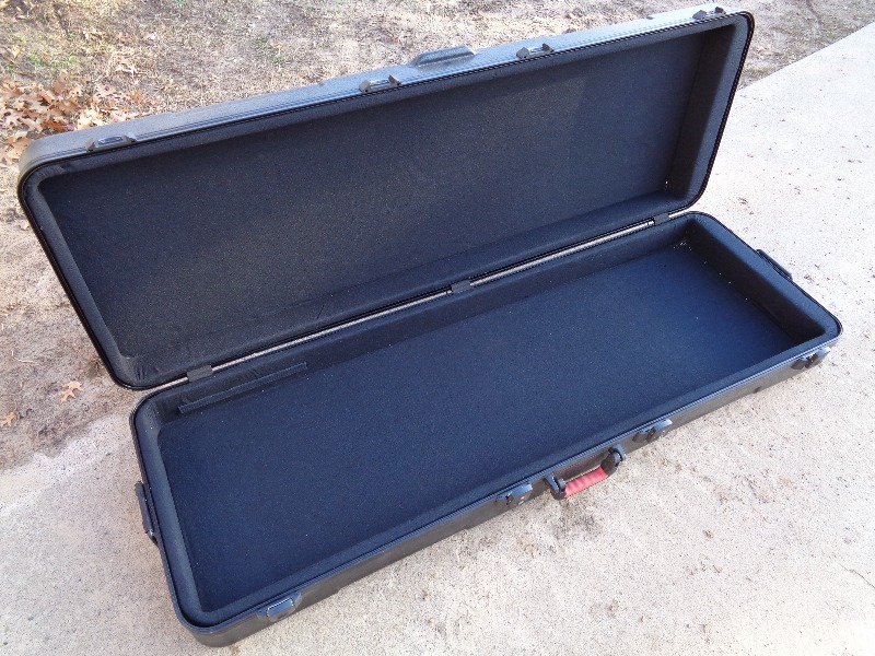 lot 52 image: Gator Hard Side Music Equipment Case