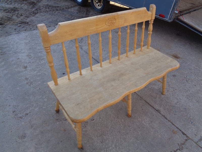 lot 56 image: Cute Wood Bench