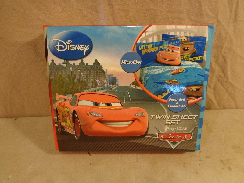 lot 69 image: New Microfiber Disney Cars Sheet Set
