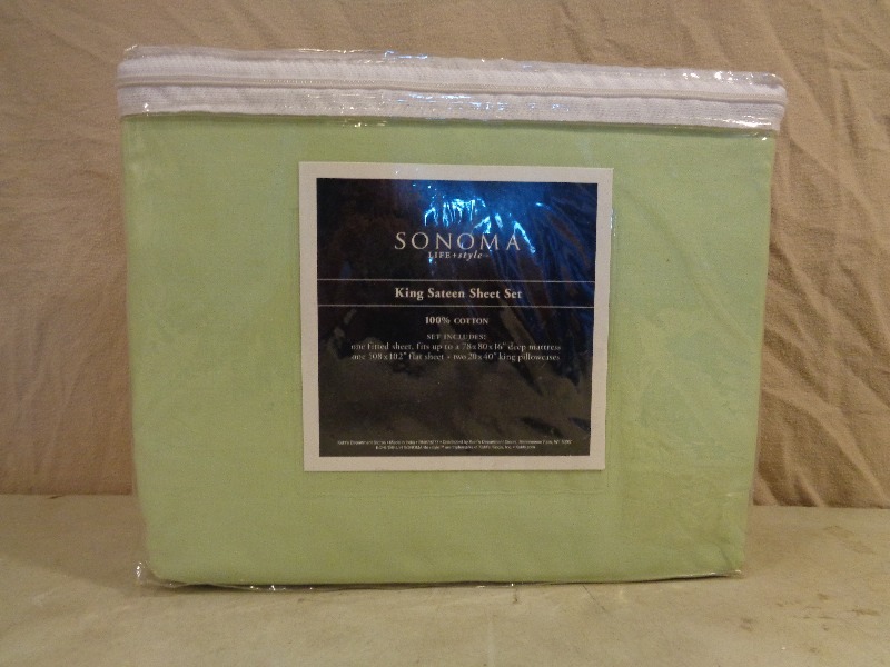 lot 72 image: New Sonoma King Sheet Set