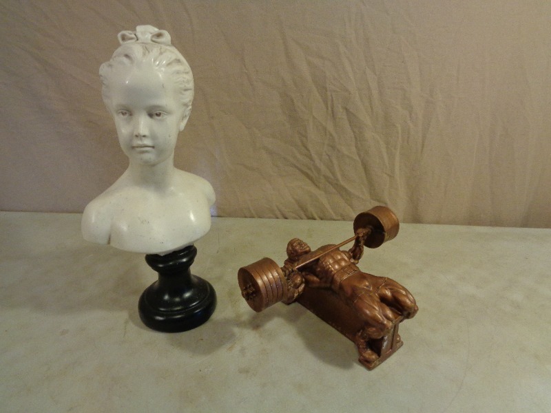 lot 91 image: 2 Figurines
