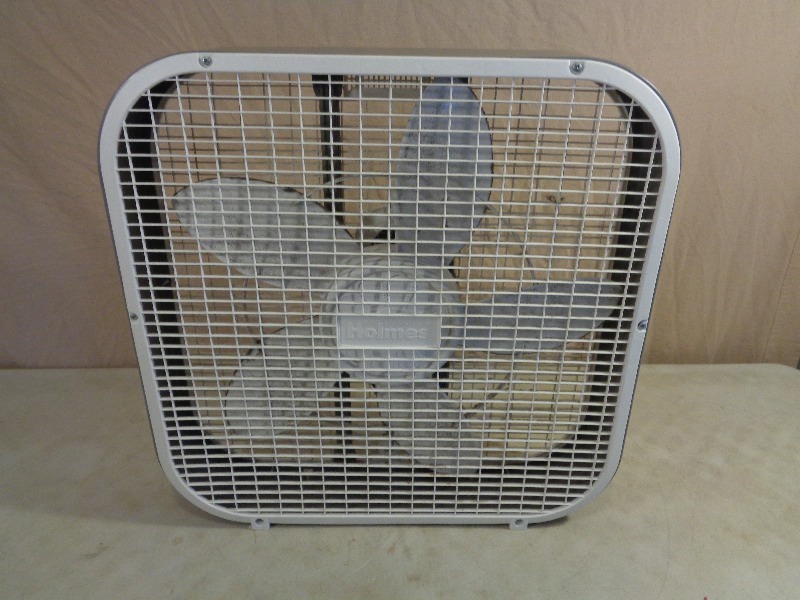 lot 101 image: Holmes Fan