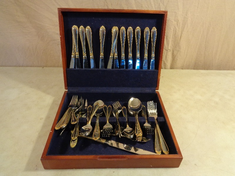 lot 112 image: Silverware Set in Case