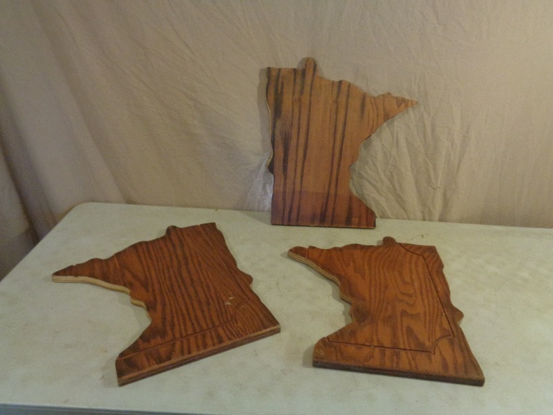 lot 114 image: 3 Wood Minnesota Cut Outs