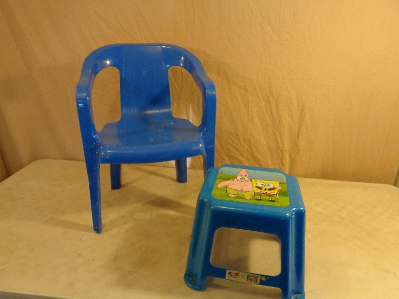 lot 121 image: Kids Chair and Stool