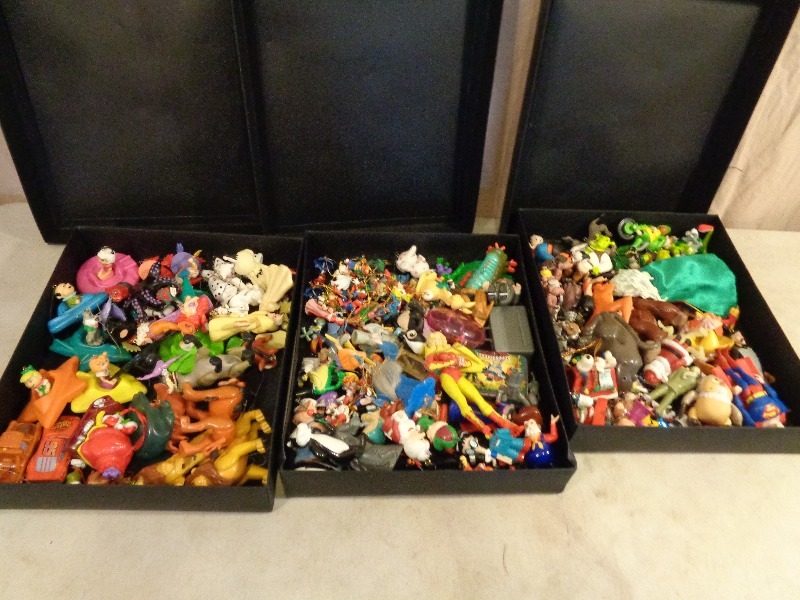 lot 129 image: Collector Ornaments