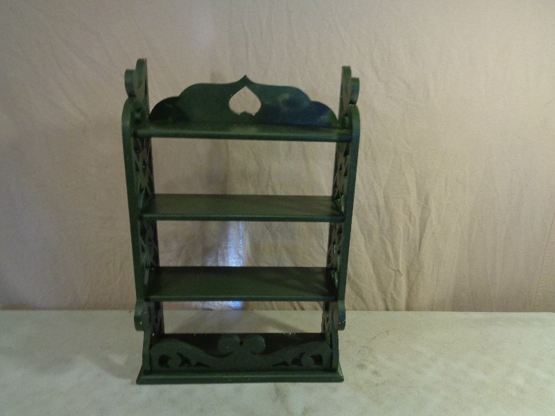 lot 134 image: Nice Sturdy Wood Shelf