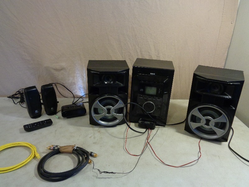 lot 142 image: Stereo with Ipod Dock and More
