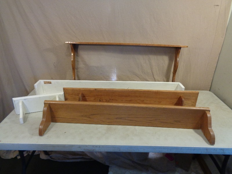 lot 158 image: 5 Wood Shelves