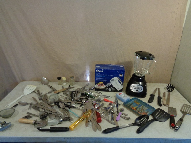 lot 160 image: Kitchen Items