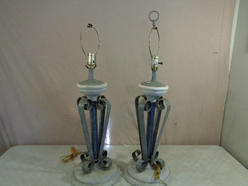 lot 165 image: 2 Lamps