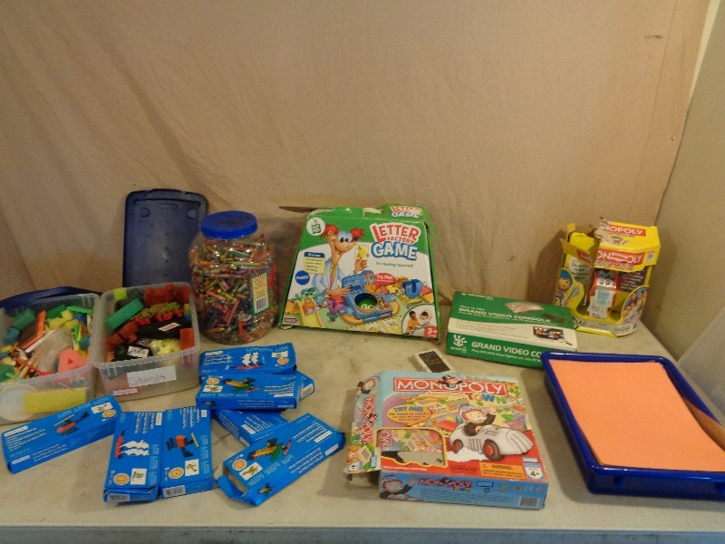 lot 167 image: Kids ArtsCrafts and Games