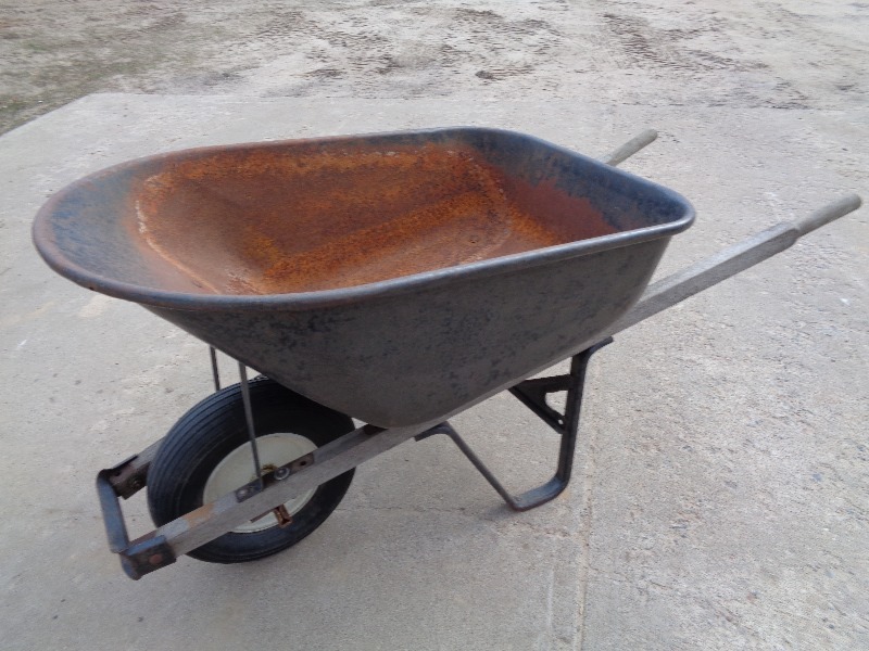 lot 5 image: Wheelbarrow