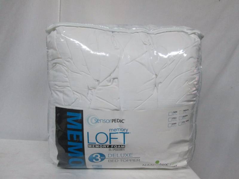 lot 28 image: Sensorpedic 3 Deluxe Memory Foam & Fiber Topper
