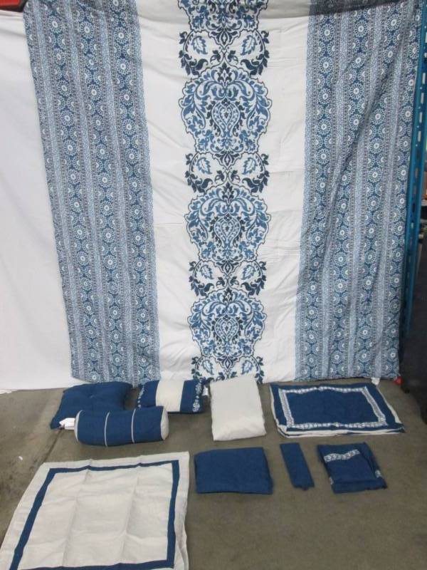 lot 48 image: Alcove Torrance Bedroom Super Set - Queen