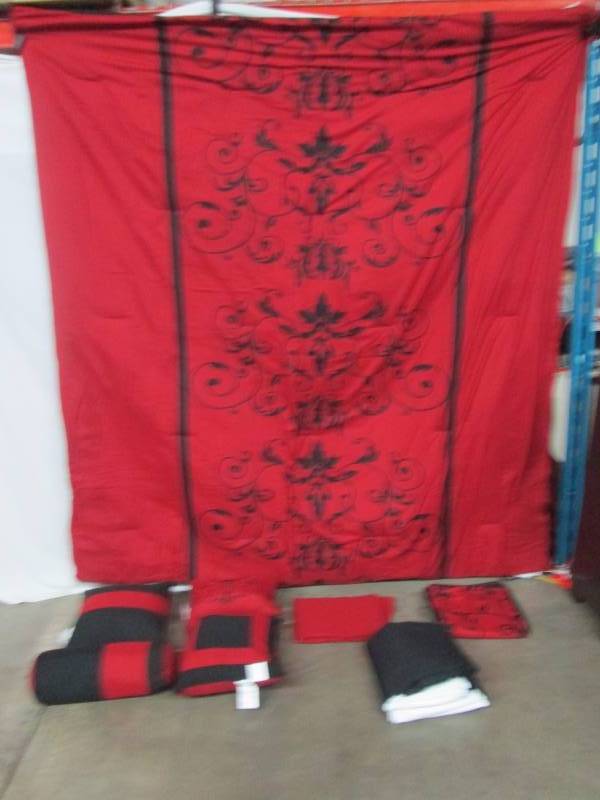 lot 49 image: Alcove Cassandra Bedroom Set - Queen