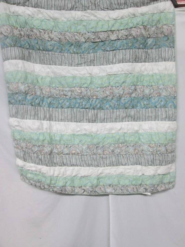 lot 53 image: Greenland Home Paradise Reversible Quilt Cotton Throw