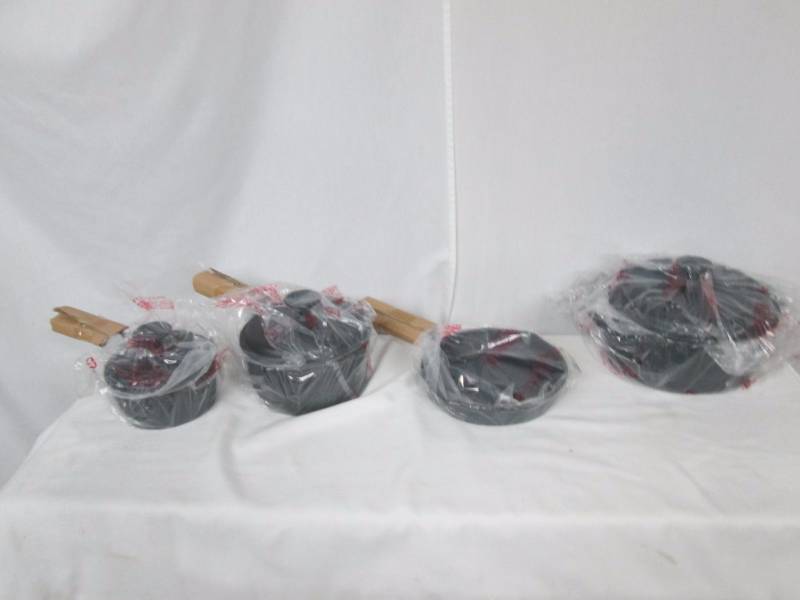 lot 37 image: Chefs Mark 7-pc. Cast Iron Cookware Set