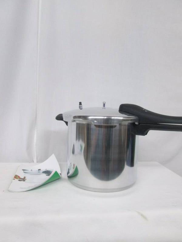 lot 66 image: Alcove 8-Qt. Stovetop Pressure Cooker