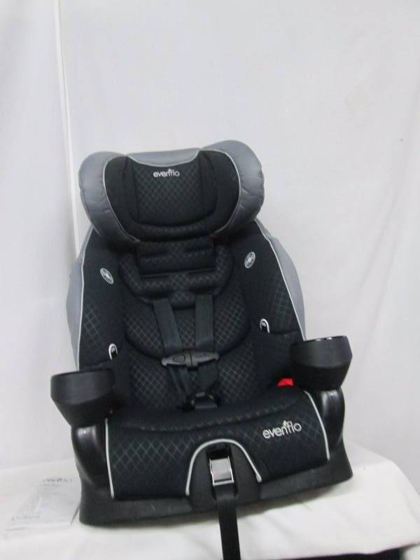 lot 26 image: Evenflo SecureKid LX Booster Car Seat