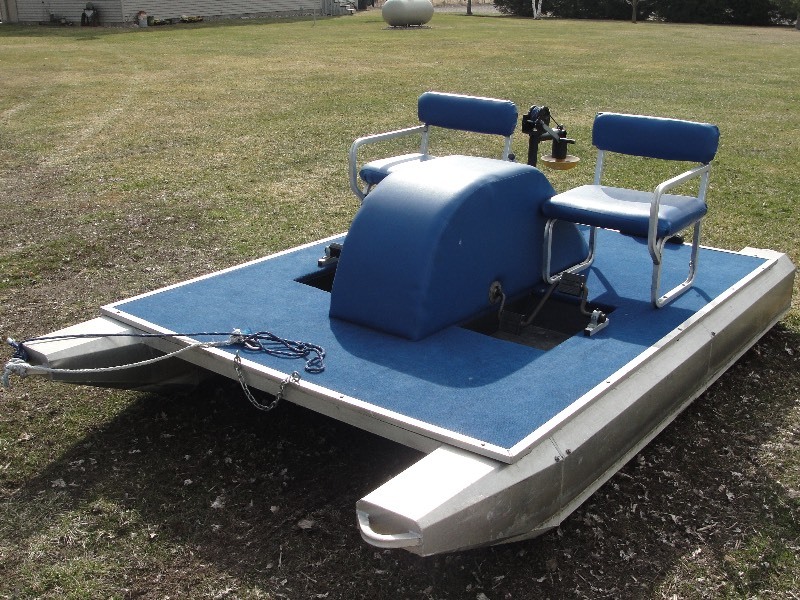 two seater paddle-pontoon boat wheels-n-deals march #9