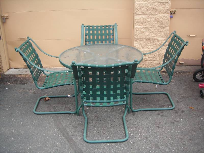 lot 3 image: 5-Piece Patio Set (Glass Top Table With 4-Chairs)