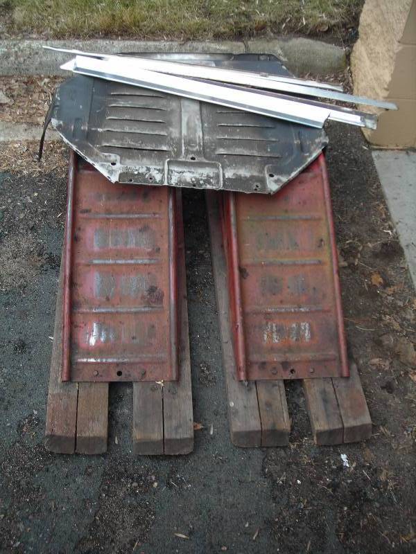 lot 6 image: Pair Of Car Ramps & Random Rat-Rod Car Trims & Rim