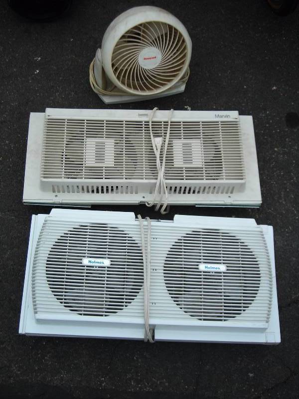 lot 15 image: 3-Assorted Fans